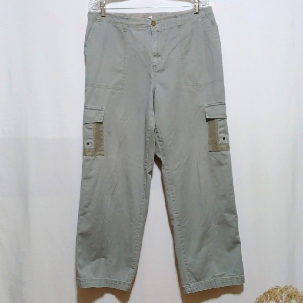 CARABBEAN JOE WOMENS JEANS SIZE 14 P IN A BEAUTIFUL PALE GREEN COLOR 😋